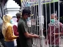 Heboh, Kades di Jombang Gembok Pintu Gerbang Puskesmas