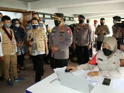 Ke Kampus IPB, Kapolri Minta Kerja Sama Semua Pihak untuk Akselerasi Vaksinasi