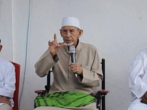 Habib Saggaf Aljufri Wafat, Warga Palu Diminta Pasang Bendera Setengah Tiang Habib Saggaf Aljufri Wafat, Warga Palu Diminta Pasang Bendera Setengah Tiang