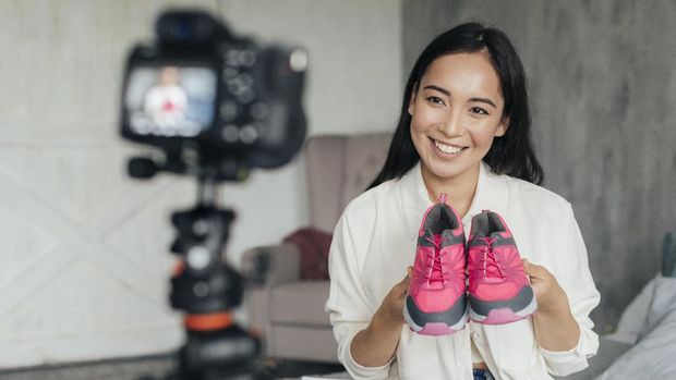 kiat sukses berjualan produk di live streaming/freepik.com created by freepik