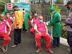 Libatkan Psikolog, Banyuwangi Vaksinasi Warga Orang Dengan Gangguan Jiwa