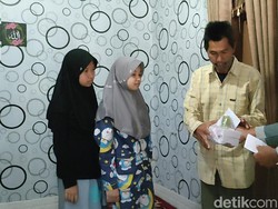 Tepati Janji, Pria Nasi Padang Goceng Bagi Donasi Warganet ke Anak Yatim