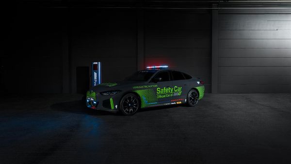 Ini Mobil Listrik Pertama BMW M yang Jadi Safety Car MotoE