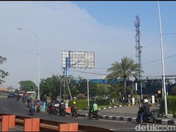 Penyekatan Bundaran Waru Dilonggarkan, yang Lewat Jalan Tikus Masih Banyak
