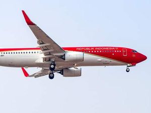 Spesifikasi dan Harga Pesawat Kepresidenan Indonesia One yang Kini Berwarna Merah-Putih Spesifikasi dan Harga Pesawat Kepresidenan Indonesia One yang Kini Berwarna Merah-Putih