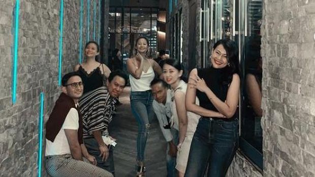 Potret  Endhita dan teman-temannya