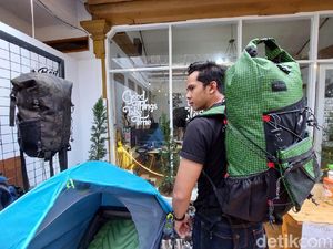 Hobi Mendaki, Pria Bandung Barat Raup Cuan dari Bisnis Peralatan Outdoor