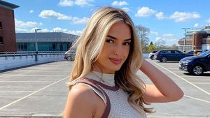 Foto: Model Cantik Pacar Pemain Timnas Inggris Diancam Dibunuh Saat Euro