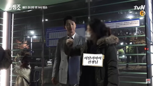 (Song Joong Ki kursus bahasa Italia untuk memaksimalkan peran Vincenzo/Foto: youtube.com/ tvn Drama) Song Joong Ki kursus bahasa Italia untuk memaksimalkan peran Vincenzo/Foto: youtube.com/ tvn Drama