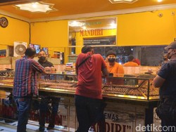 Pencurian di Toko Emas Malang Terekam CCTV, Pelaku Pria Wanita