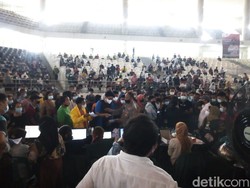 Ombudsman Kritik Vaksinasi di Sumut Bikin Warga Berdesakan: Polda Kebobolan