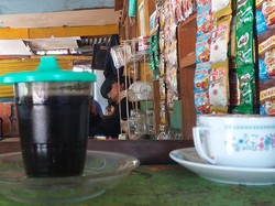 PPKM Level 4 Diperpanjang, Pemilik Warkop di Surabaya: Innalillahi