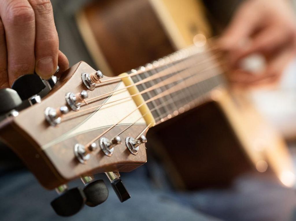 Chord dan Lirik Aku Bukan Jodohnya Ciptaan Tri Suaka Chord dan Lirik Aku Bukan Jodohnya Ciptaan Tri Suaka