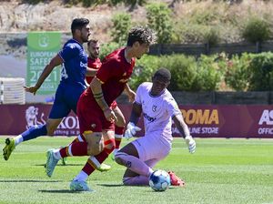 Laga Uji Coba: Roma Lanjutkan Laju Positif di Pramusim Laga Uji Coba: Roma Lanjutkan Laju Positif di Pramusim