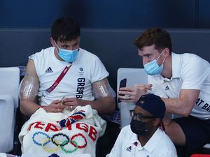 Gokil! Atlet Loncat Indah Ini Bikin Sweater Saat Olimpiade Tokyo 2020