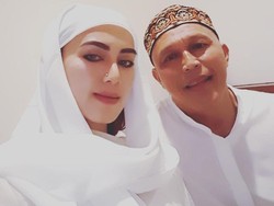 Bang Tigor Gampang Kangen, Selalu Gandeng Istri ke Mana-mana