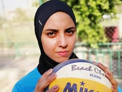 Ini Atlet Voli Pantai Berhijab, Gayanya Tak Berbikini Pernah Disorot