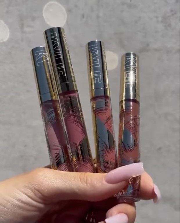 Foto: instagram.com/kyliecosmetics Lip Lacquer Set dalam 24K Birthday Collection/