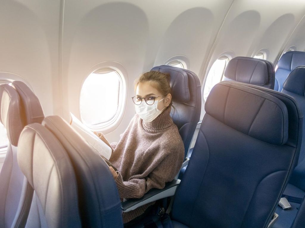 Kenapa Sih Banyak Maskapai Enggak Setuju Aturan Masker di Pesawat?
