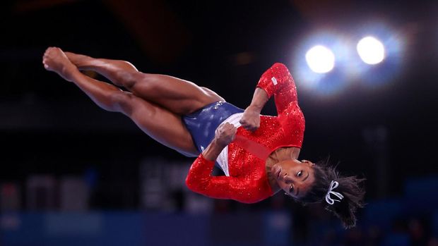 Tokyo 2020 Olympics - Gymnastics - Artistic - Women's Team - Final - Ariake Gymnastics Centre, Tokyo, Japan - July 27, 2021.  Simone Biles of the United States in action on the vault. REUTERS/Lindsey Wasson     TPX IMAGES OF THE DAY