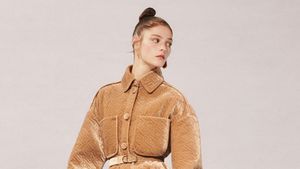 10 Koleksi Busana Fendi Resort 2022 yang Elegan dan Chic