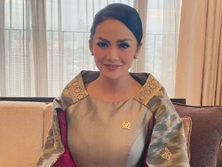 Krisdayanti Pun Kewalahan Nyanyikan Lagu Tak Ingin Usai Keisya Levronka