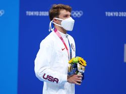 Masker Origami di Olimpiade Tokyo Curi Perhatian, Mirip Bane Musuh Batman