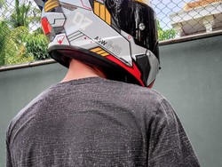 Tren Airbrush Helm Naik Lagi, Modifikator Helm Ini Dapat Pesanan dari Luar Negeri