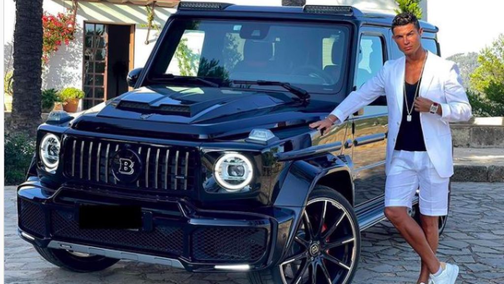 Mobil Super Mewah Terbaru Ronaldo, Kado Ultah dari Pacar Seharga Rp 10 M