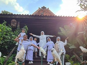 Aviary di Rumah Irfan Hakim Jadi Tempat Edukasi Anak Sekolah Aviary di Rumah Irfan Hakim Jadi Tempat Edukasi Anak Sekolah