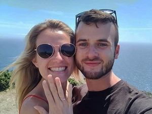 Viral Pria Ucap Sumpah Pernikahan di Makam Tunangannya, Bikin Nyesek Viral Pria Ucap Sumpah Pernikahan di Makam Tunangannya, Bikin Nyesek