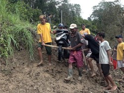 Longsor di Polewali Mandar, Akses Jalan Penghubung 2 Kecamatan Terputus