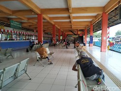 Pasrah Sopir Bus di Terminal Kampung Rambutan Terpuruk Gegara Pandemi
