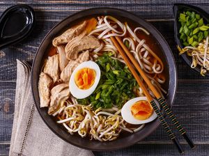 Vending Machine Ini Jual Ramen Beku dari Restoran Ramen Ternama Vending Machine Ini Jual Ramen Beku dari Restoran Ramen Ternama