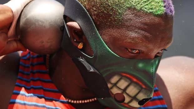 TOKYO, JAPAN - AUGUST 01: Raven Saunders of Team United States competes in the Women's Shot Put Final on day nine of the Tokyo 2020 Olympic Games at Olympic Stadium on August 01, 2021 in Tokyo, Japan. (Photo by Cameron Spencer/Getty Images)