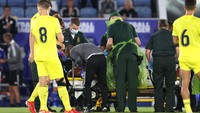 Fofana, yang merupakan seorang muslim, kemudian juga mengonfirmasi dirinya mengalami patah tulang fibula.