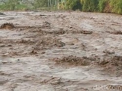 Banjir Lahar Hujan Gunung Semeru Terjadi di Dua Sungai
