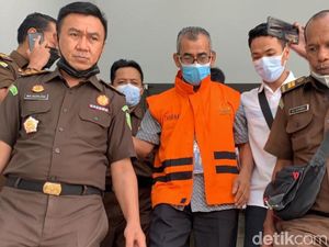 Intip Garasi Eks Bupati Kuansing yang Bikin Negara Rugi Rp 13 M