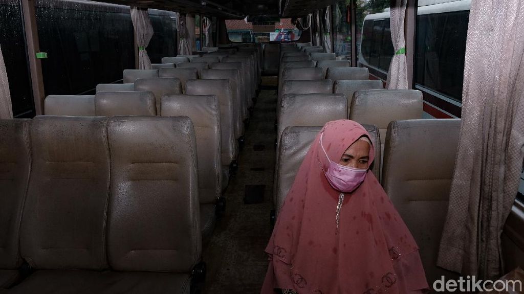 Gegara Corona, Penumpang Bus Kampung Rambutan Turun 90%