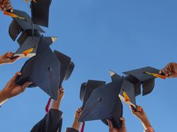 Selesai Wisuda Langsung Dapat Kerja, Ini Tips dari Lulusan Undip