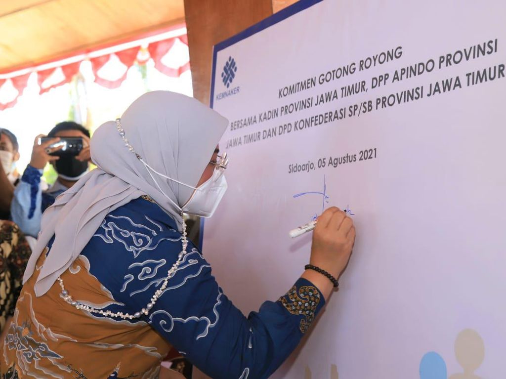 Ini 6 Poin Deklarasi Gotong Royong Kemnaker & Stakeholders Se-Jatim Ini 6 Poin Deklarasi Gotong Royong Kemnaker & Stakeholders Se-Jatim