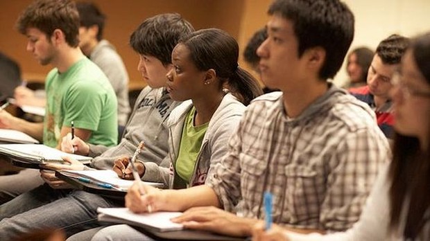 Mahasiswa di Universitas