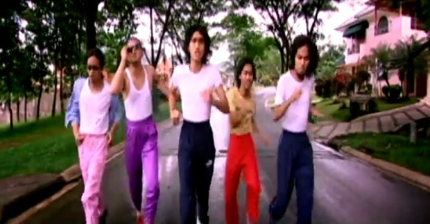 MV Sheila On 7-Melompat Lebih Tinggi