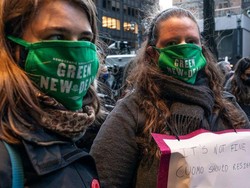 Kesaksian Para Perempuan Korban Pelecehan Seks Gubernur New York