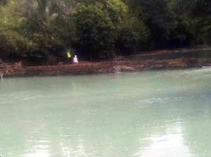 Sungai Cikaso Diduga Tercemar Asam Sulfat, DLH Sukabumi Turun Tangan Sungai Cikaso Diduga Tercemar Asam Sulfat, DLH Sukabumi Turun Tangan