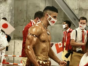 8 Foto Atlet Taekwondo Ganteng dari Tonga yang Curi Atensi di Olimpiade Tokyo