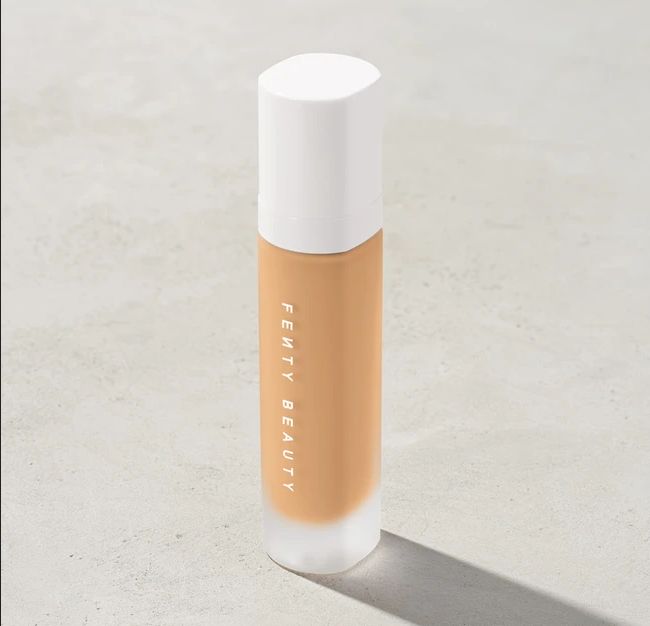 Produk Terbaik Fenty Beauty yang Bikin Rihanna Jadi Miliuner
