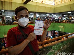 Sidak Pemeriksaan Kartu Vaksin Sasar Pasar Tradisional di Jakut