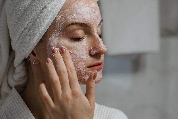 Skincare natural harus mengandung 10% bahan alami