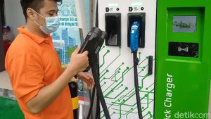 Penampakan SPBU Listrik yang Masih Gratis di MT Haryono